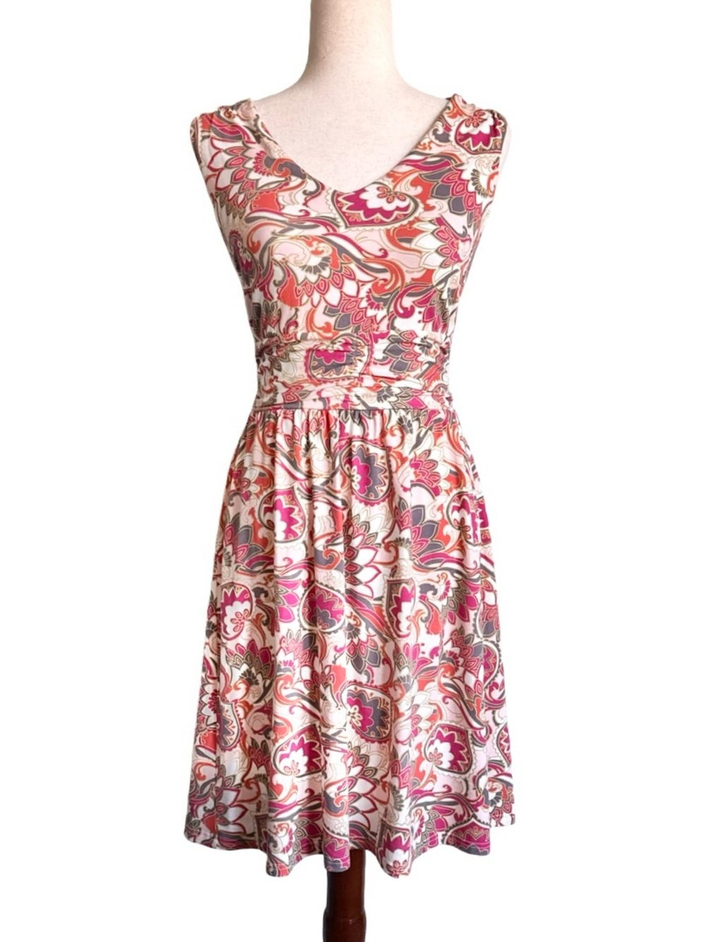 Aventura Sleeveless Floral Midi Dress in Pink, Coral, Cream
